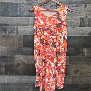 Pretty Floral Liz Lang Maternity Dress with Pockets